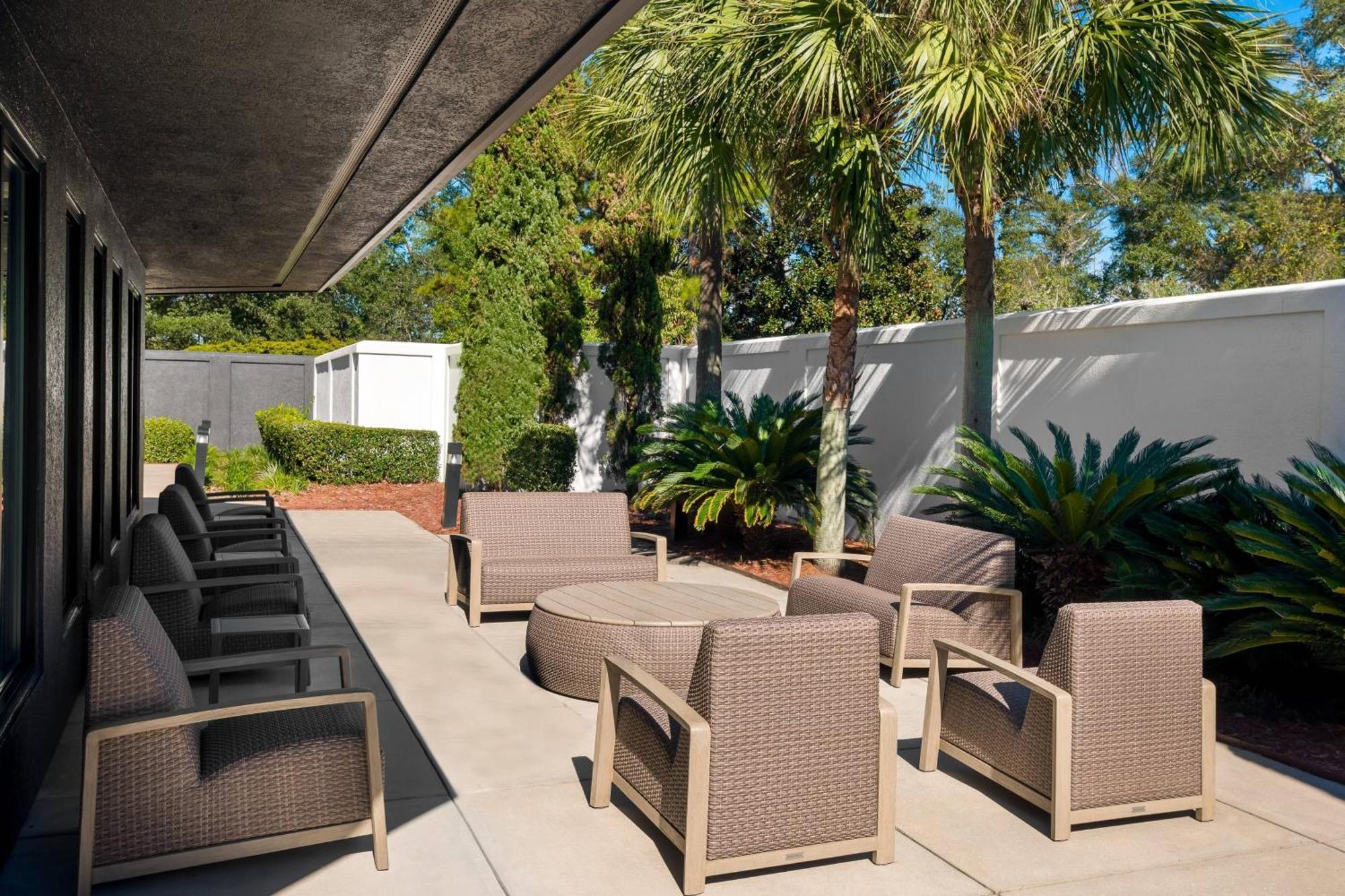 Courtyard Tallahassee North/I-10 Capital Circle Exteriör bild